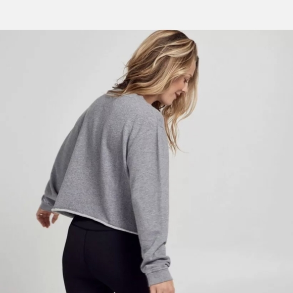 NWT Soul Cycle Casey Crop sweatshirt raw hem j13 - Picture 4 of 7